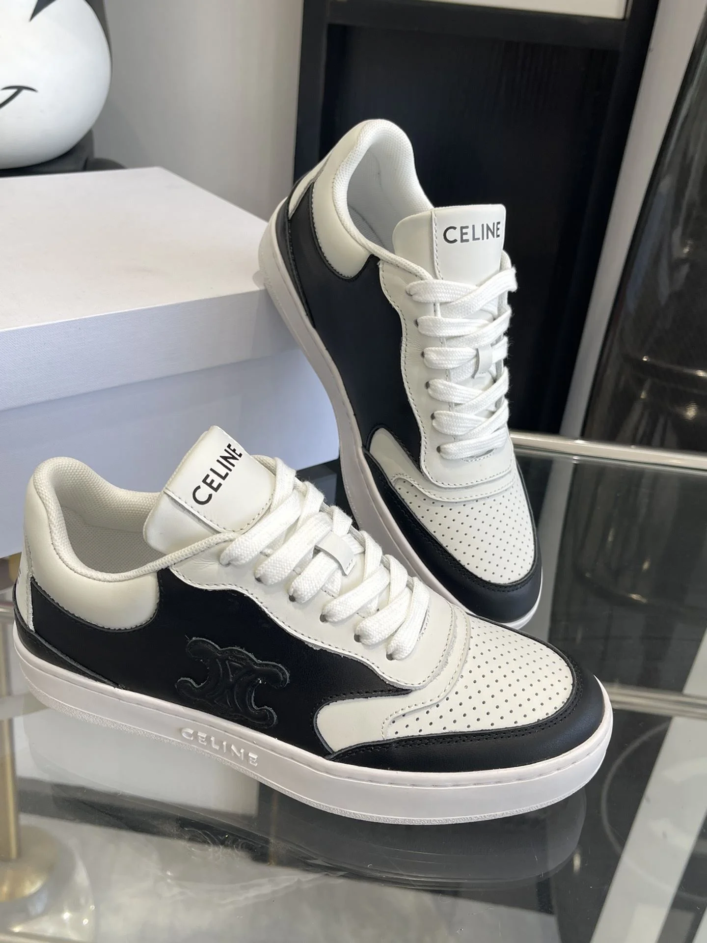 Celine Shoes TechFriendly 8210