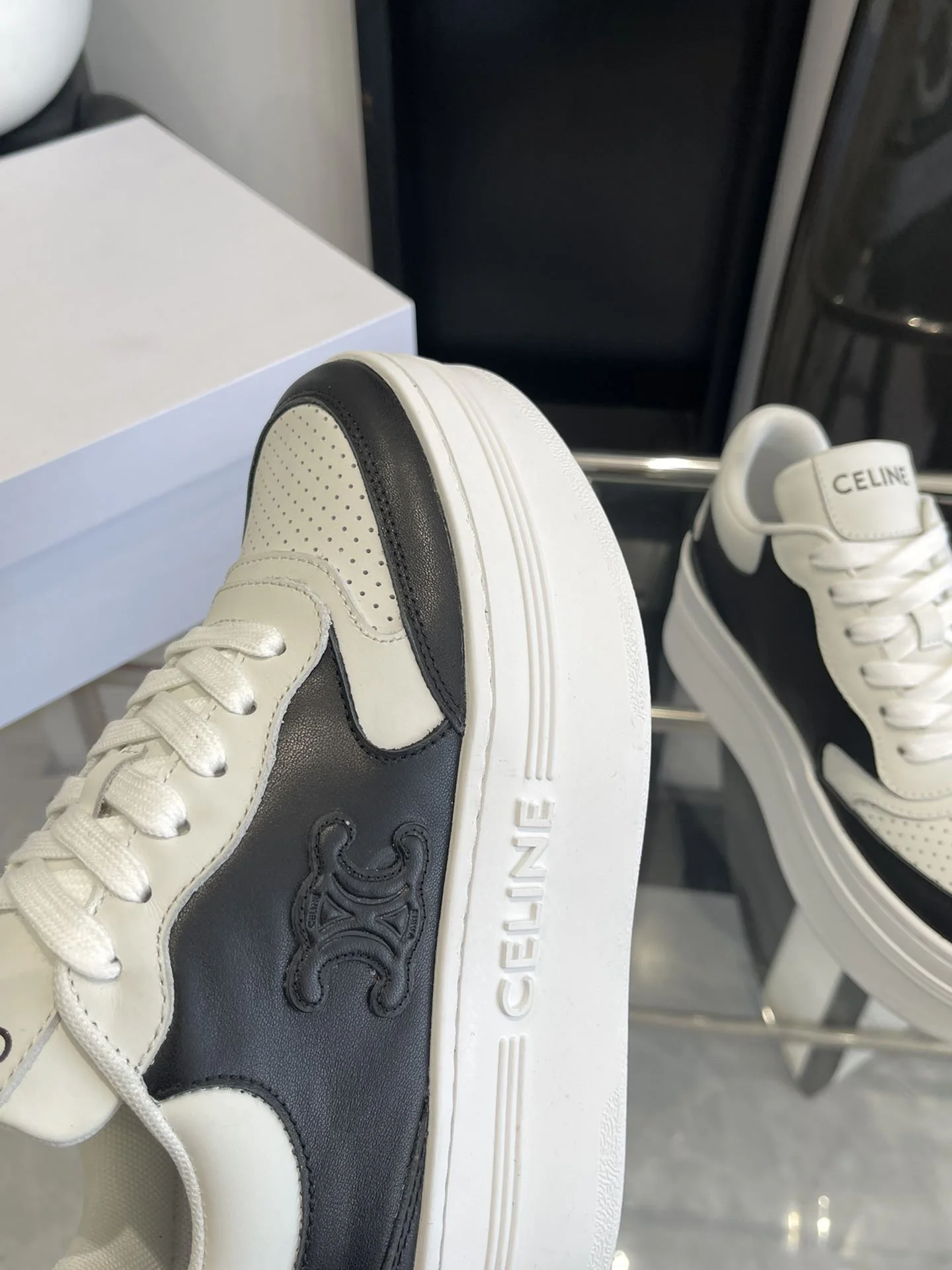 Celine Shoes Minimalist 8197