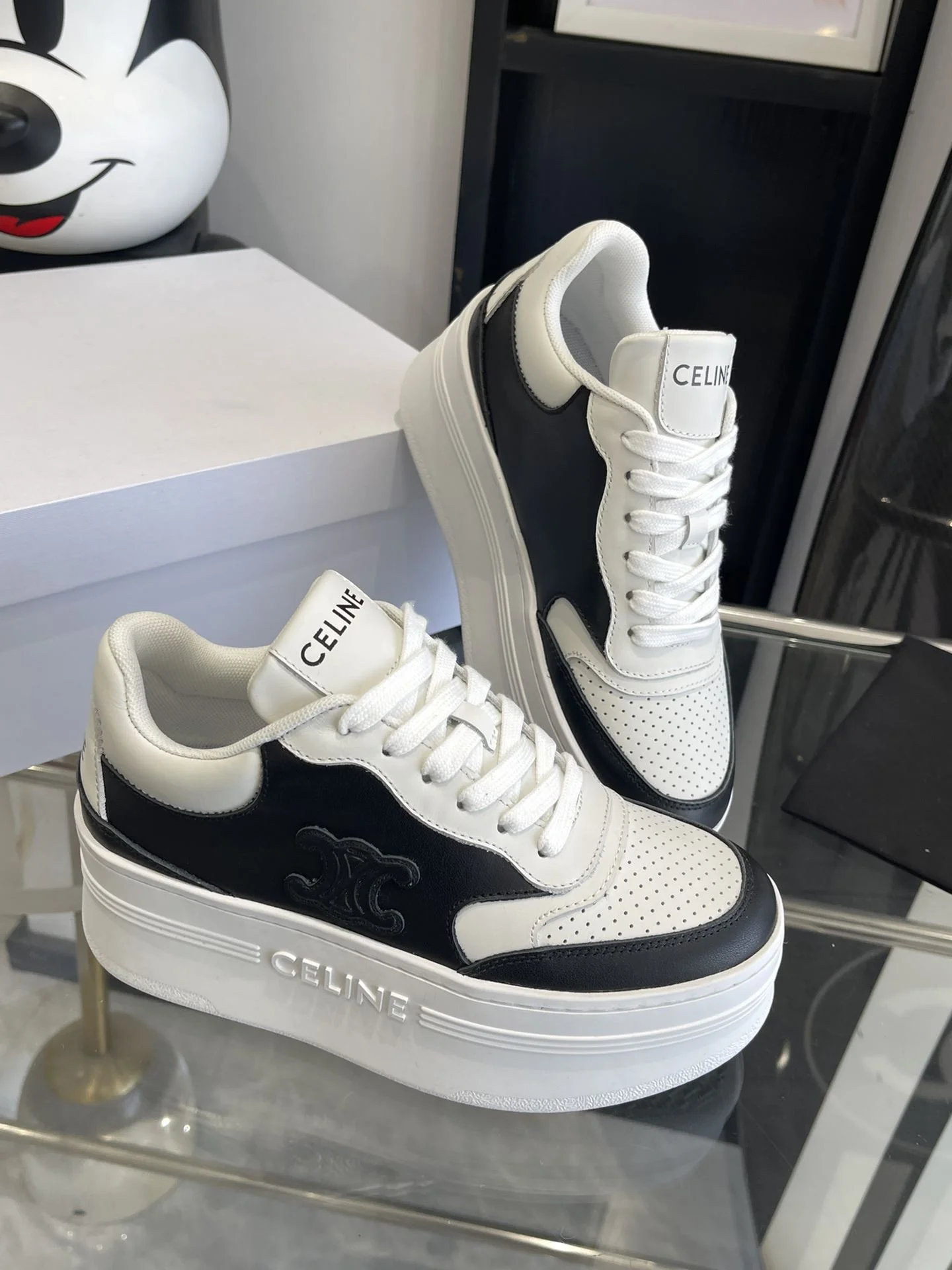Celine Shoes Minimalist 8197