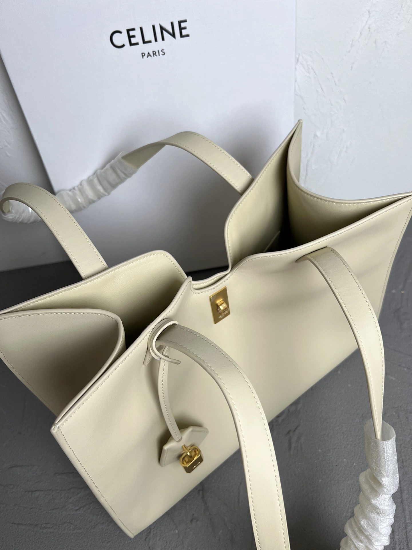 Celine Shopping Bags Bold 78438