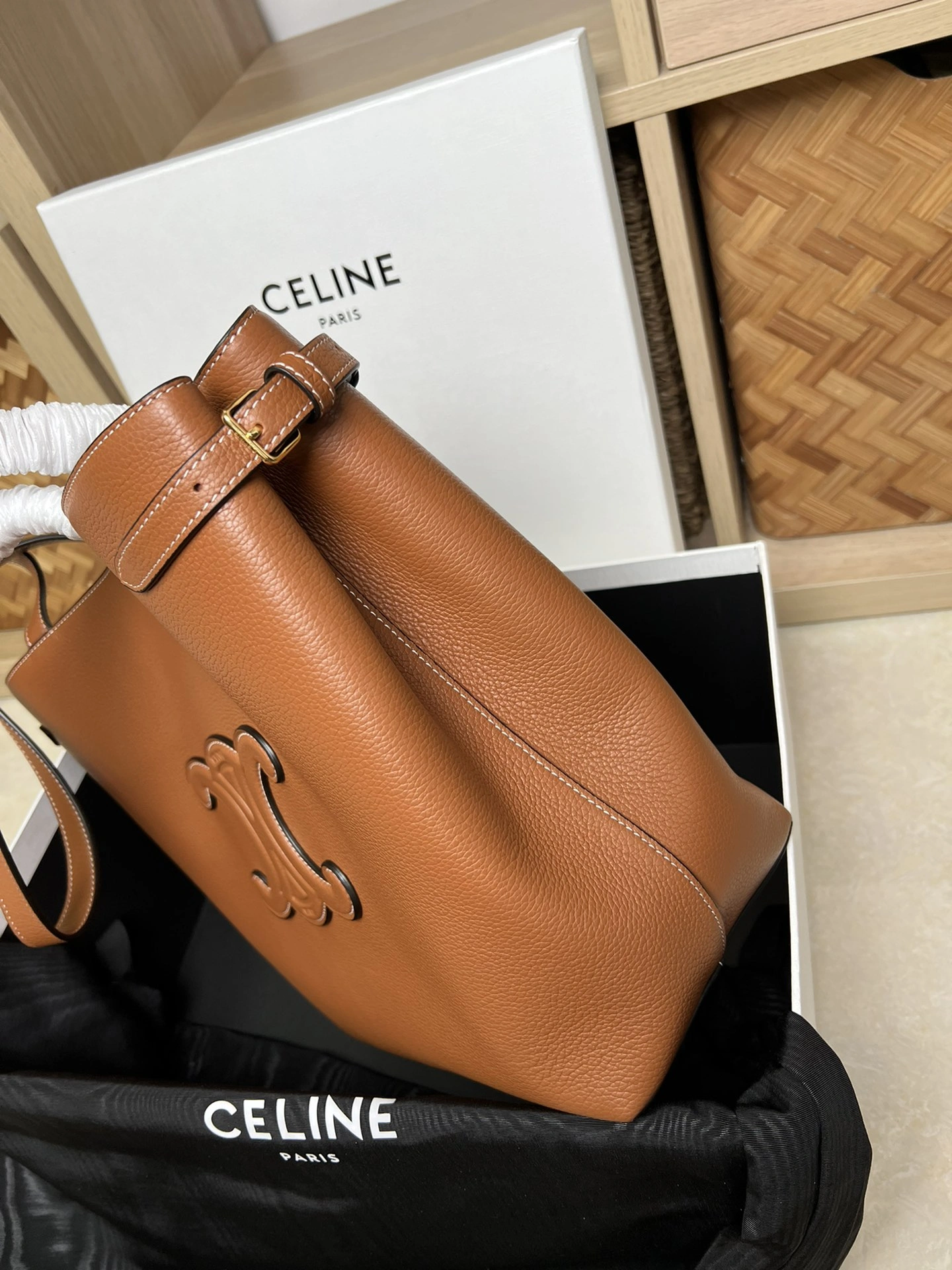 Trendsetting Celine Shopping Bags 73680