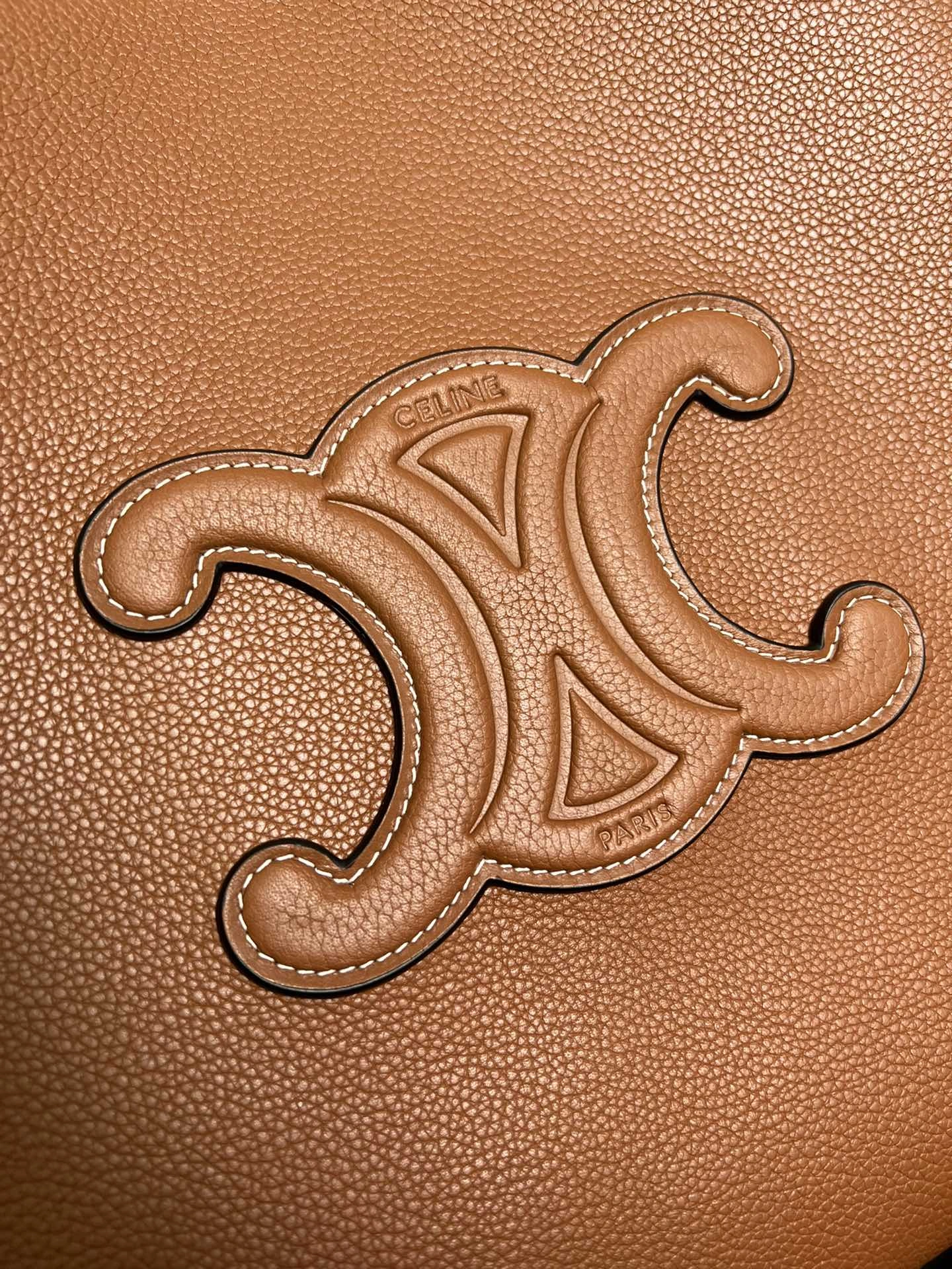 Trendsetting Celine Shopping Bags 73680
