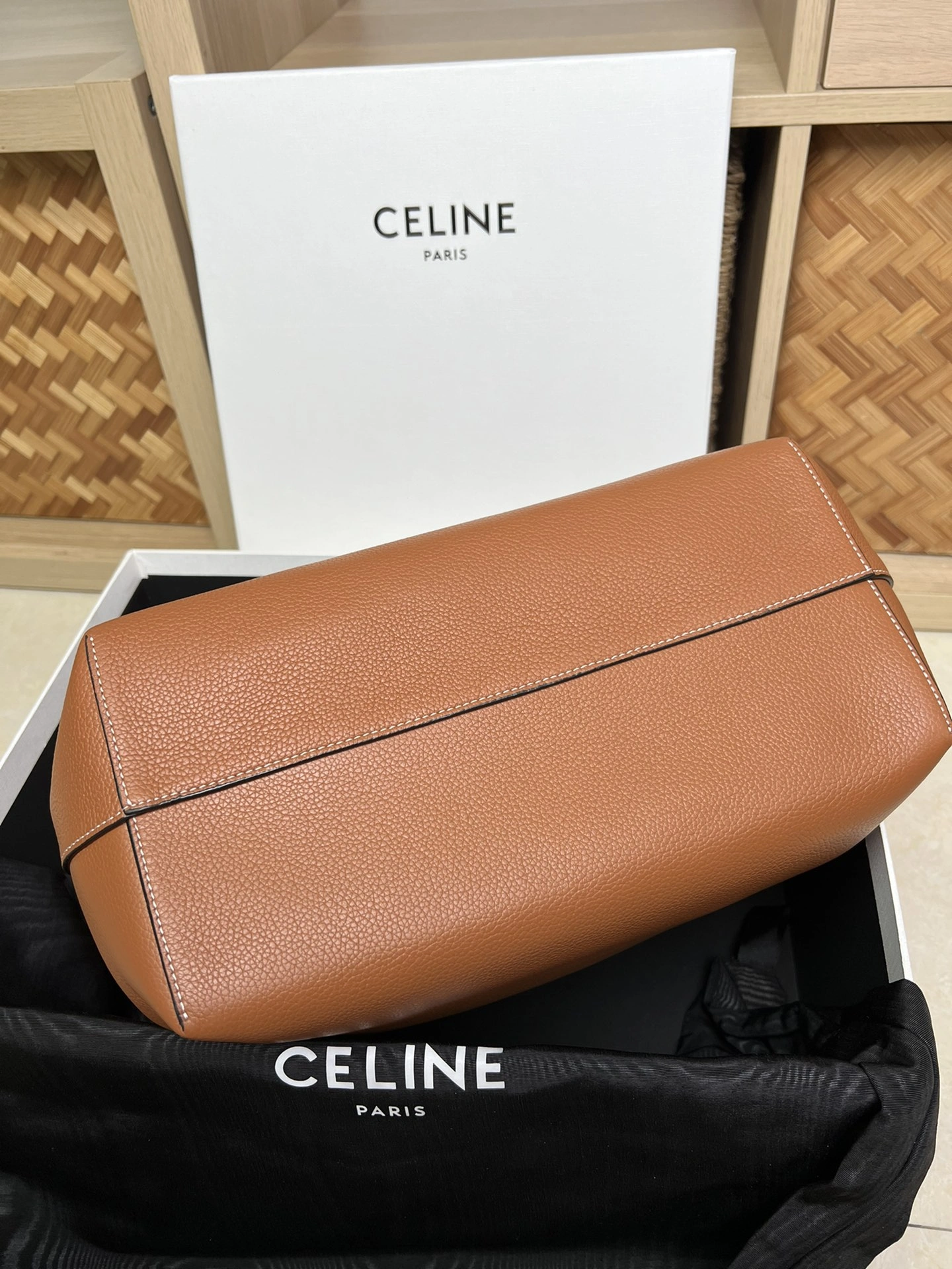 Trendsetting Celine Shopping Bags 73680
