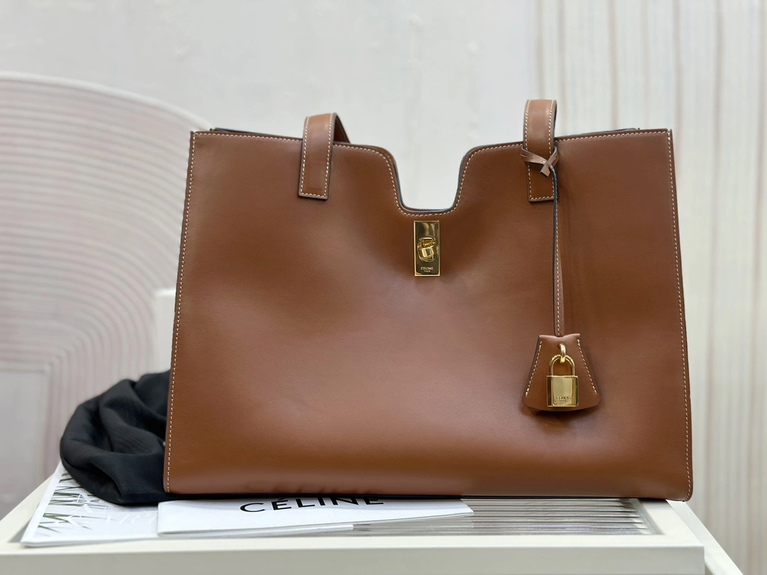 Celine Shopping Bags EyeCatching 94604