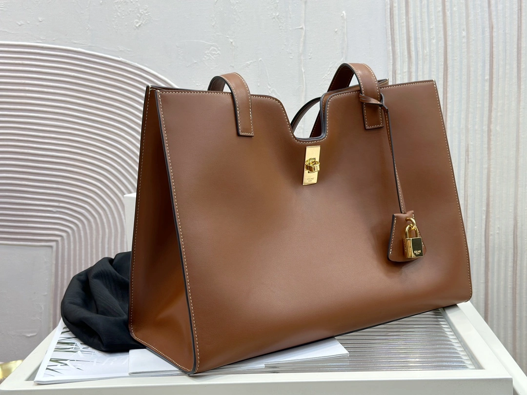 Celine Shopping Bags EyeCatching 94604