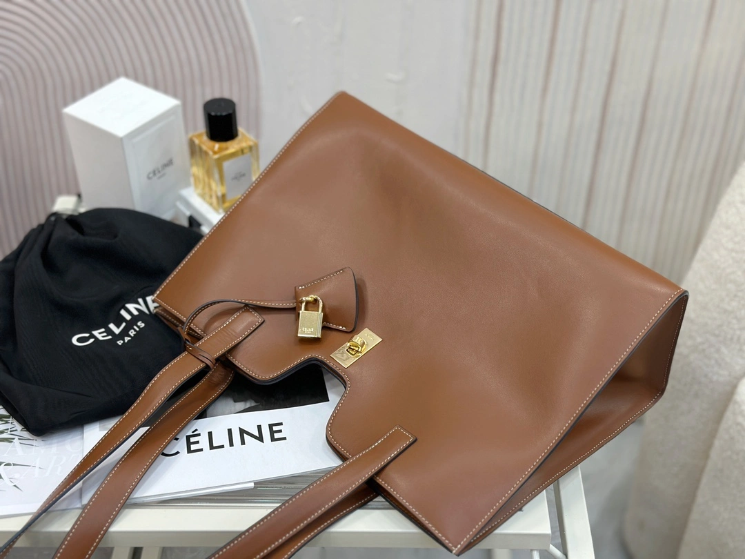 Celine Shopping Bags EyeCatching 94604