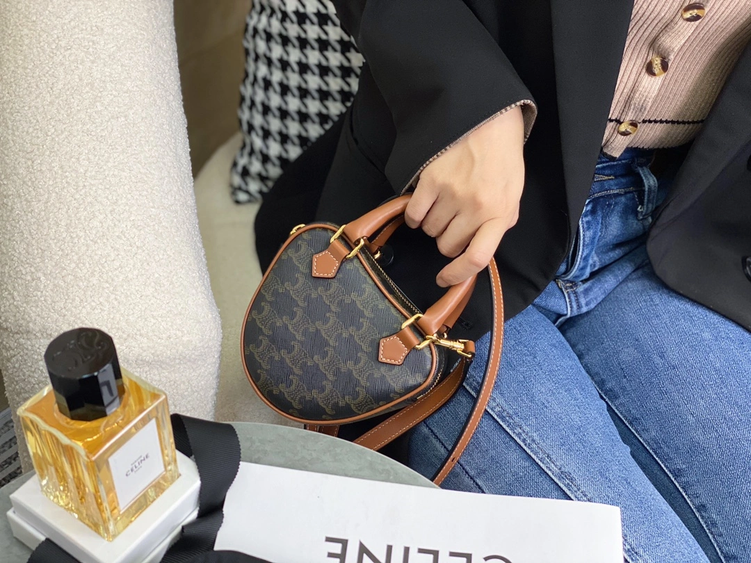 Contemporary Celine Top Handle Bags 94524