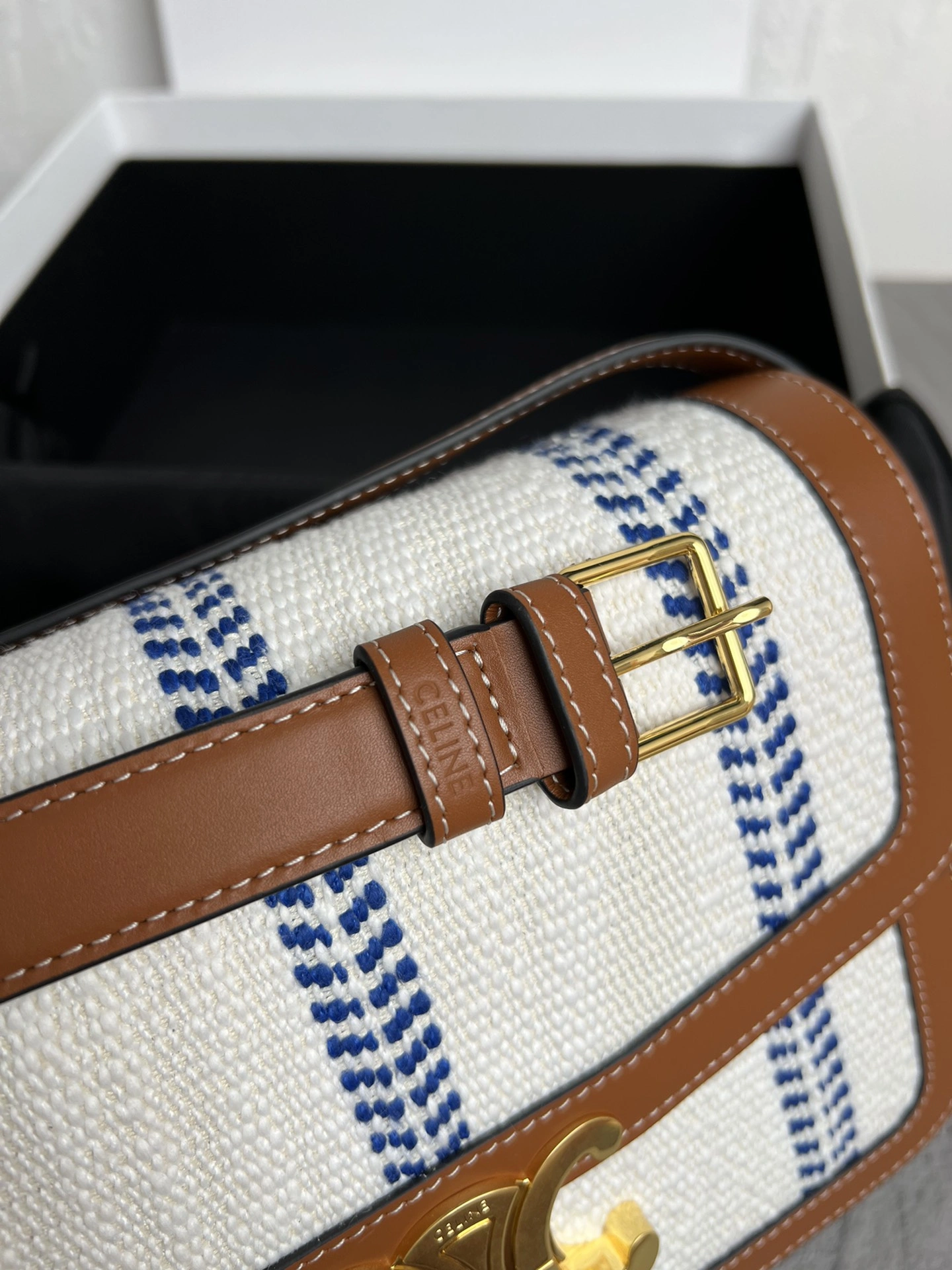 Flexible Celine Triomphe Bags 78383
