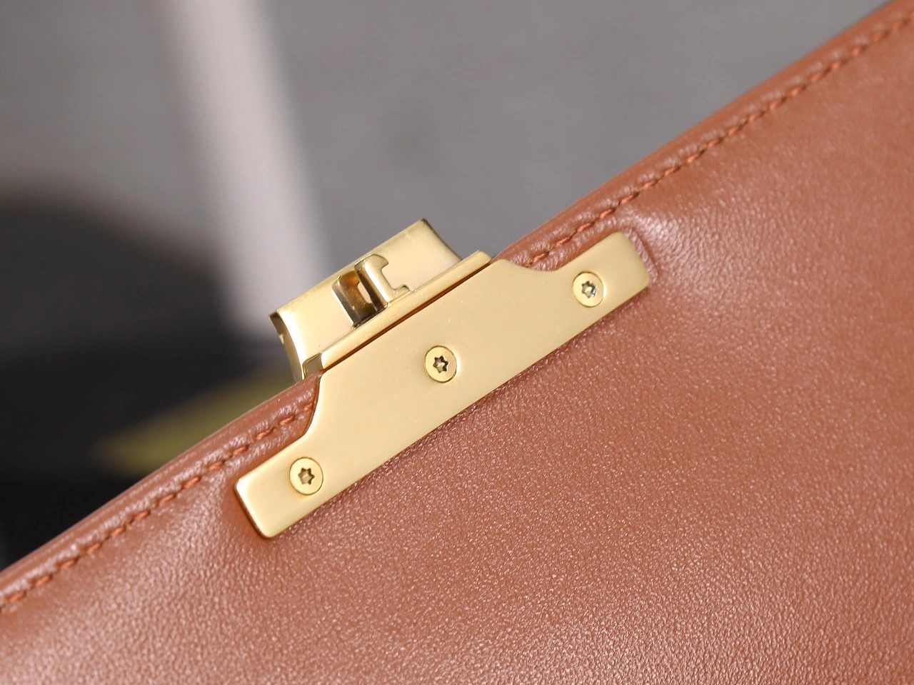Breathable Celine Triomphe Bags 78399