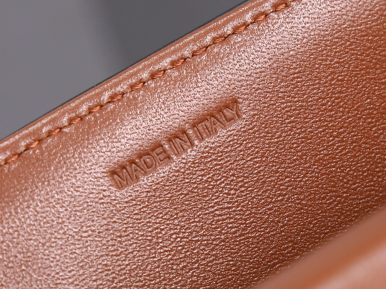 Breathable Celine Triomphe Bags 78399