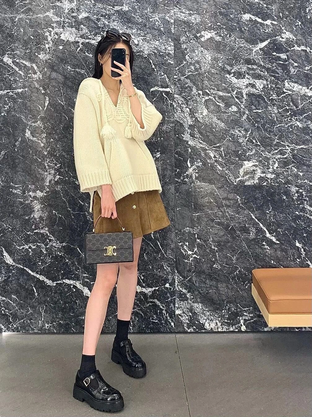 Breathable Celine Triomphe Bags 78399