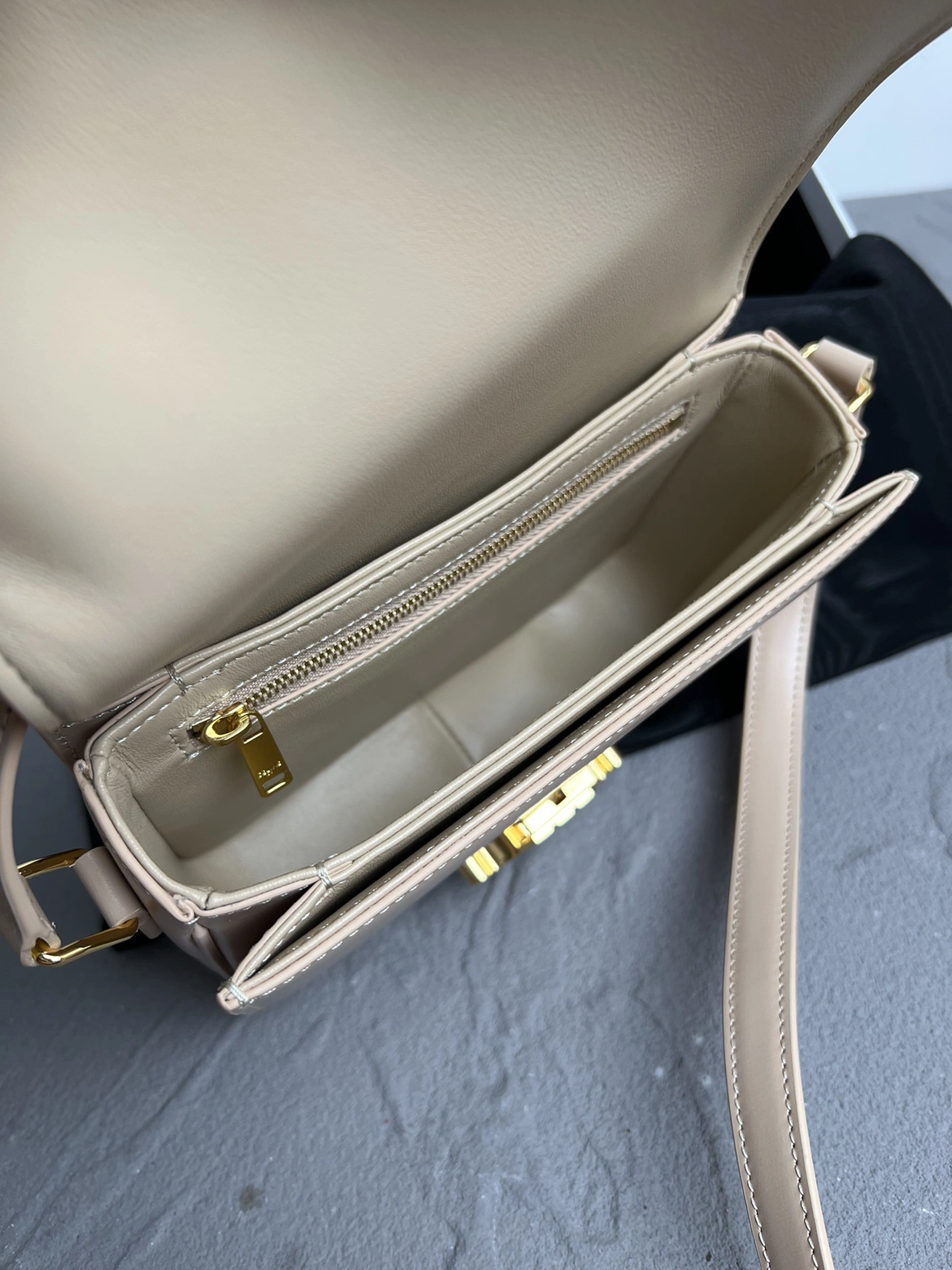 Celine Triomphe Bags Vibrant 78375