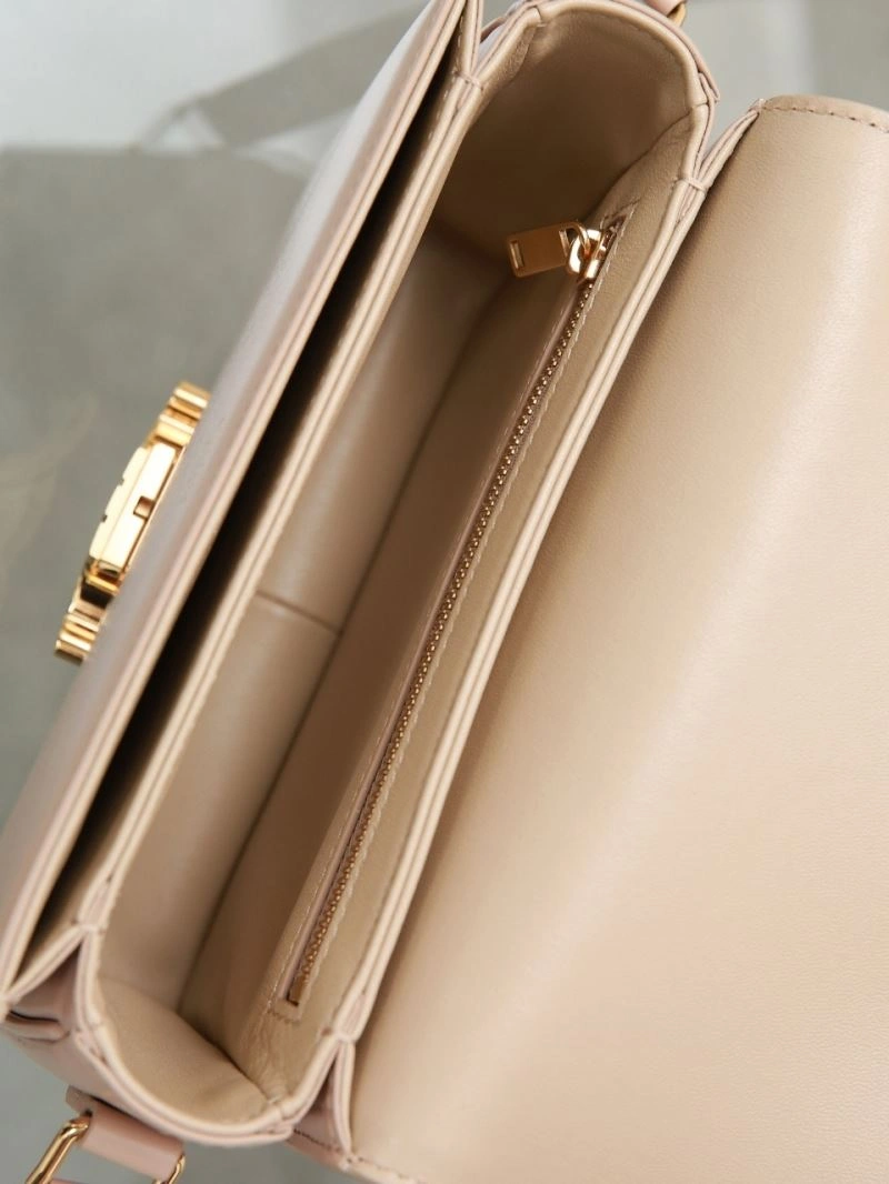 EyeCatching Celine Triomphe Bags 94732