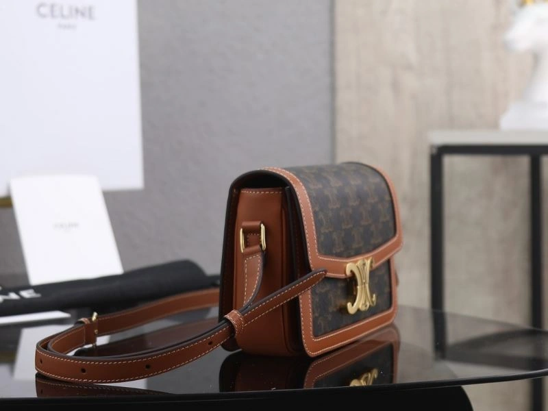 Flexible Celine Triomphe Bags 94704