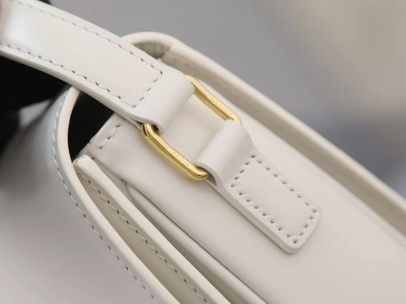 Breathable Celine Triomphe Bags 94708