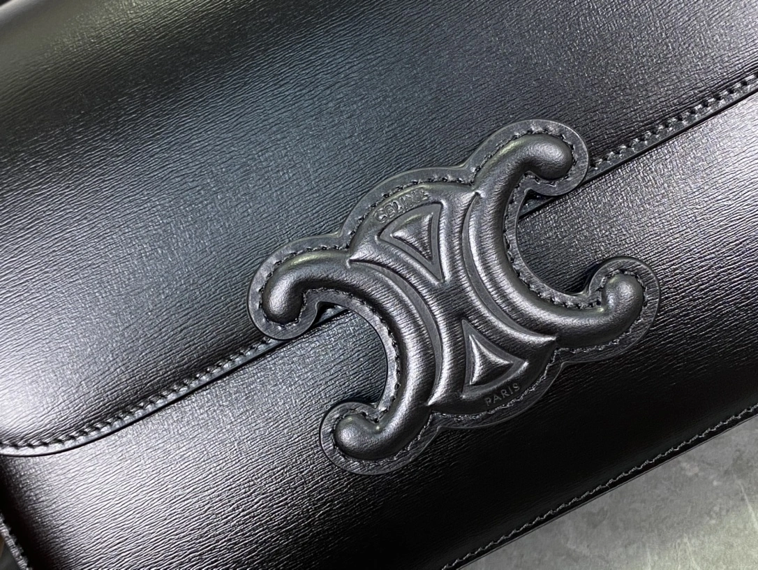 Celine Triomphe Bags Breathable 94503