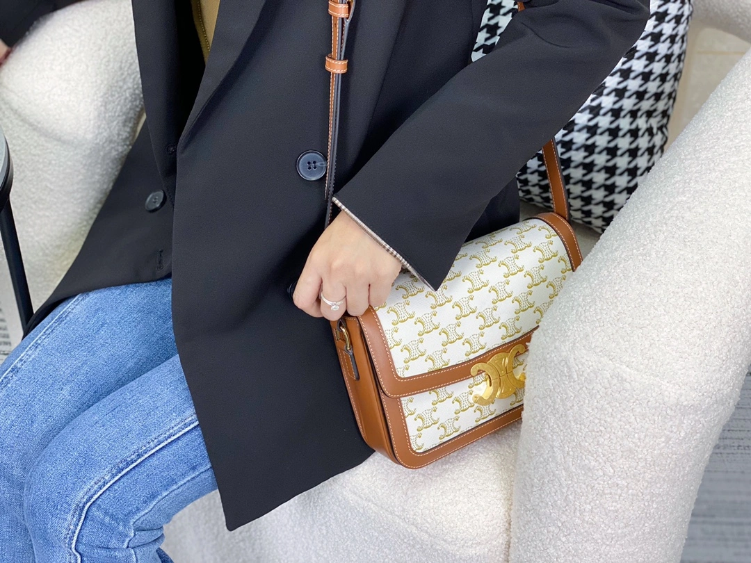 Youthful Celine Triomphe Bags 94526