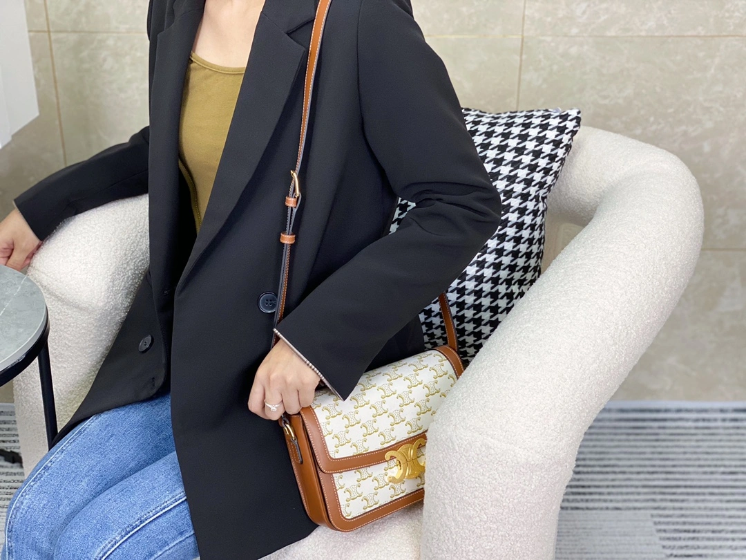 Youthful Celine Triomphe Bags 94526