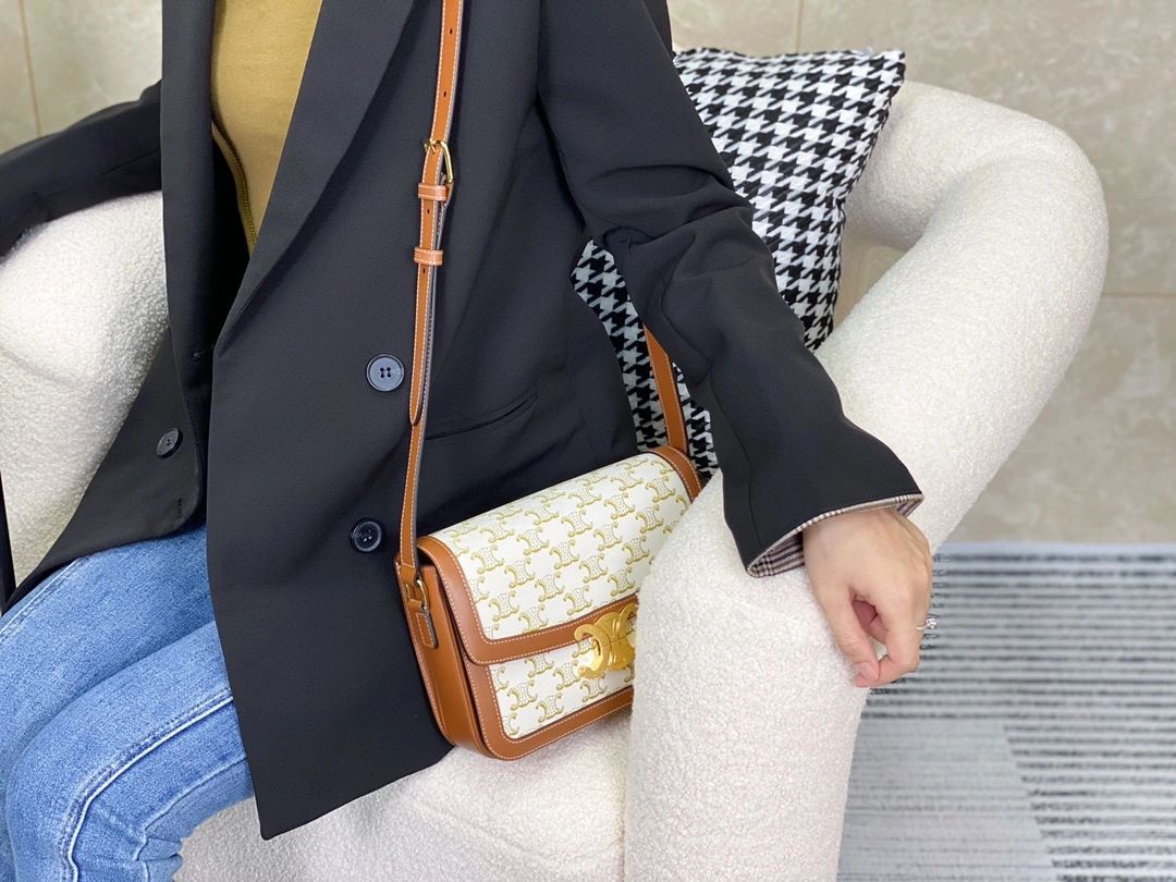 Youthful Celine Triomphe Bags 94526