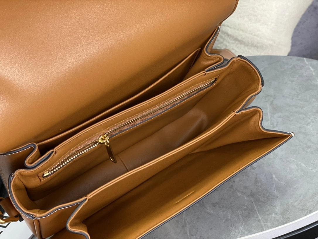 Timeless Celine Triomphe Bags 94473