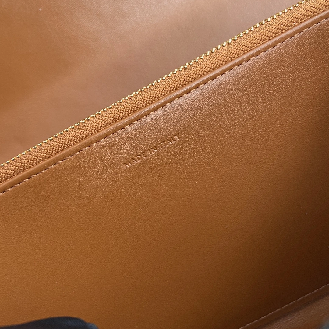 Celine Wallets Purse FashionForward 56686