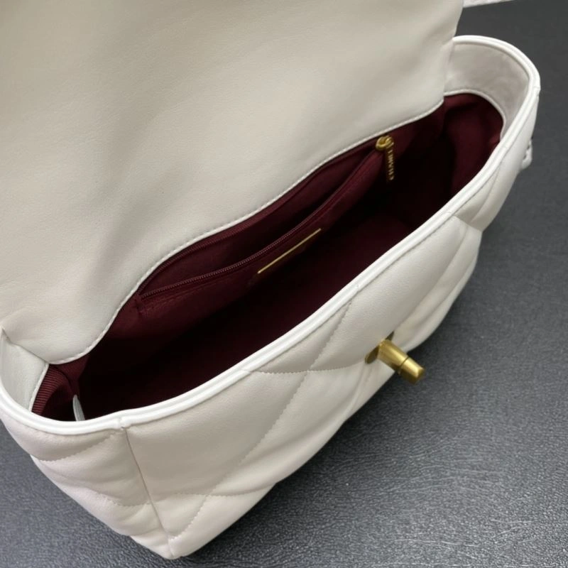 Chanel 19 Bags Comfortable 84442