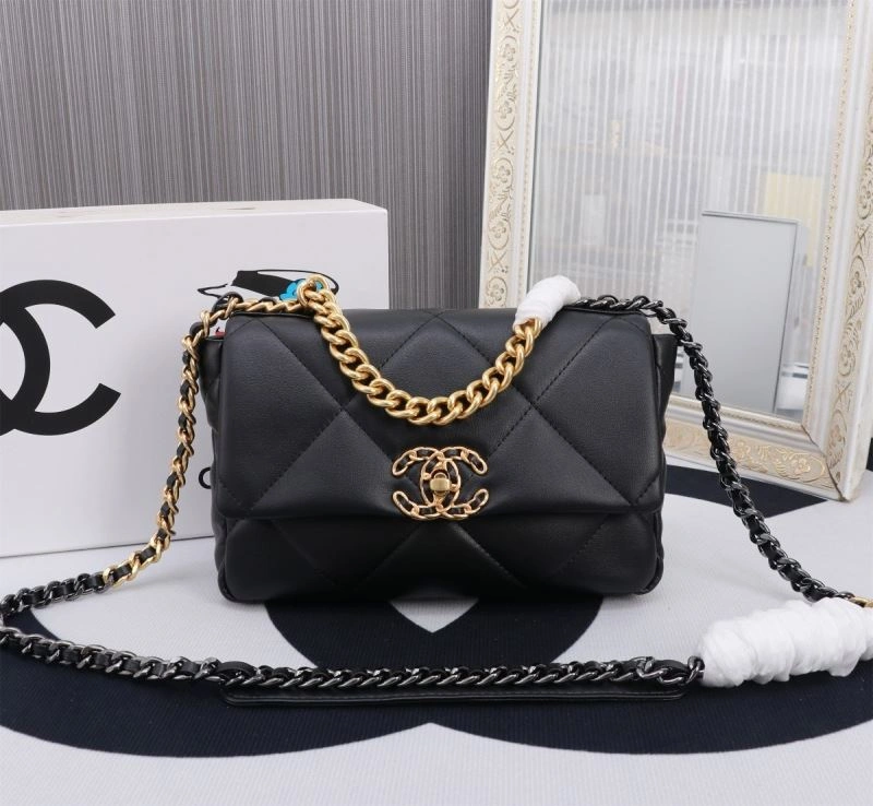 Vibrant Chanel 19 Bags 86455
