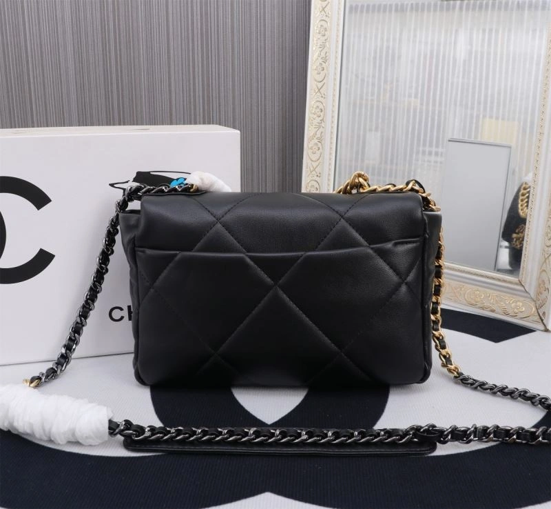 Vibrant Chanel 19 Bags 86455