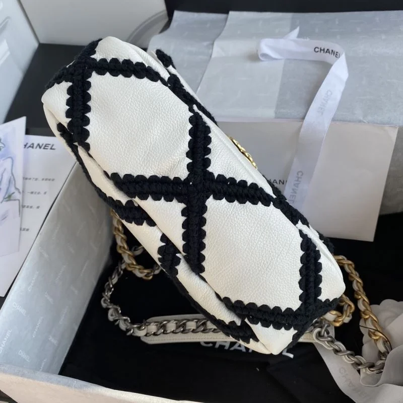 FashionForward Chanel 19 Bags 55581