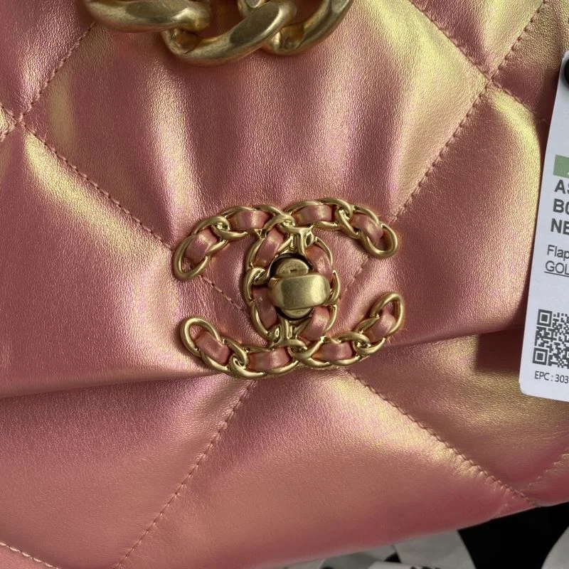 Chanel 19 Bags Vibrant 55580