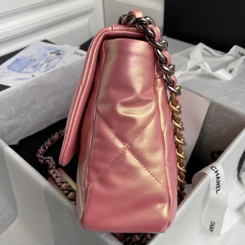 Chanel 19 Bags Vibrant 55580