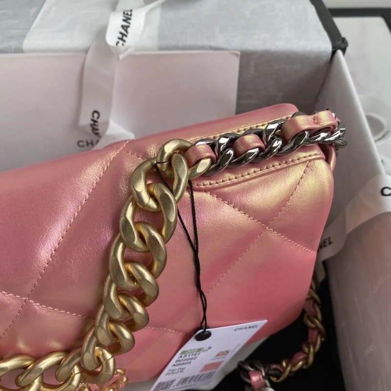 Chanel 19 Bags Vibrant 55580
