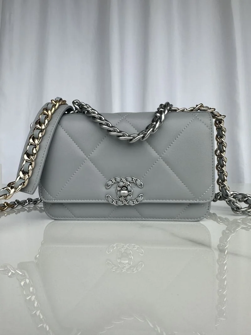 Snug Chanel 19 Bags 55570