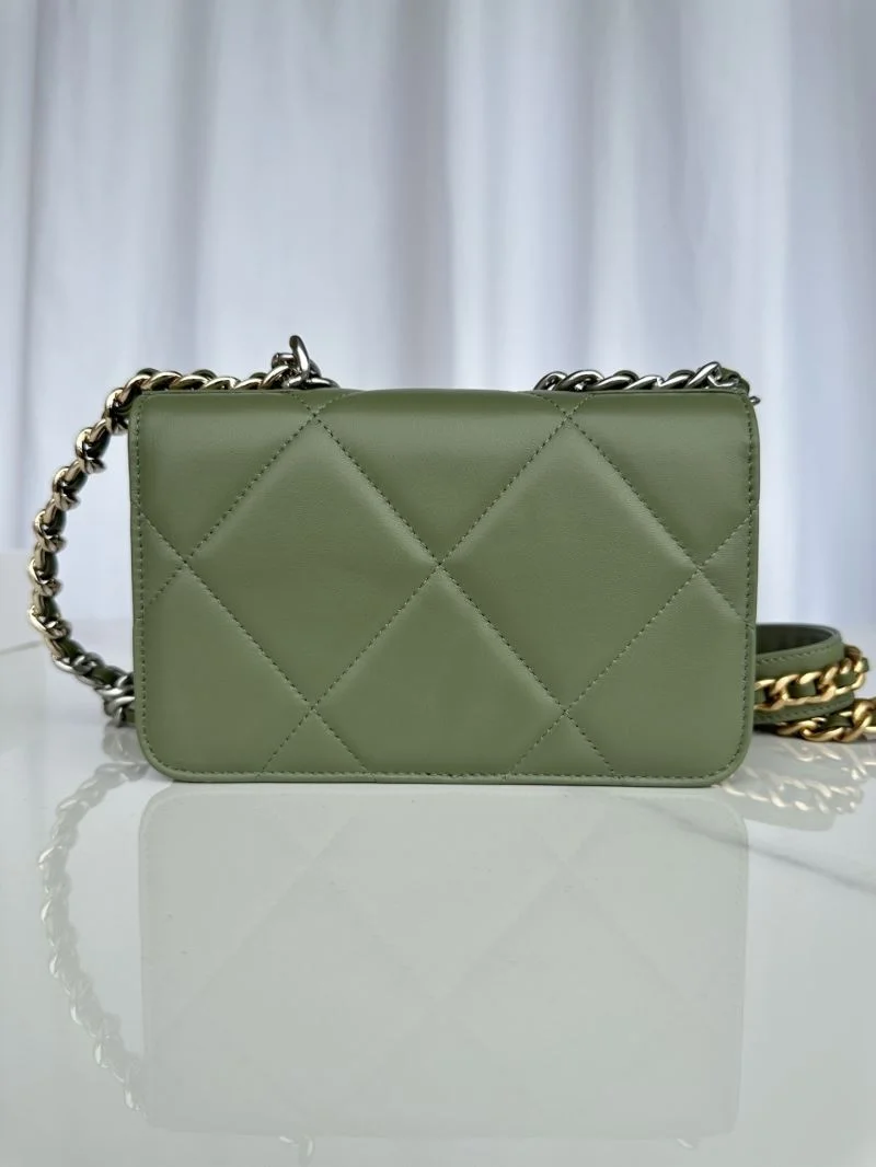 Chanel 19 Bags Stretchable 55566