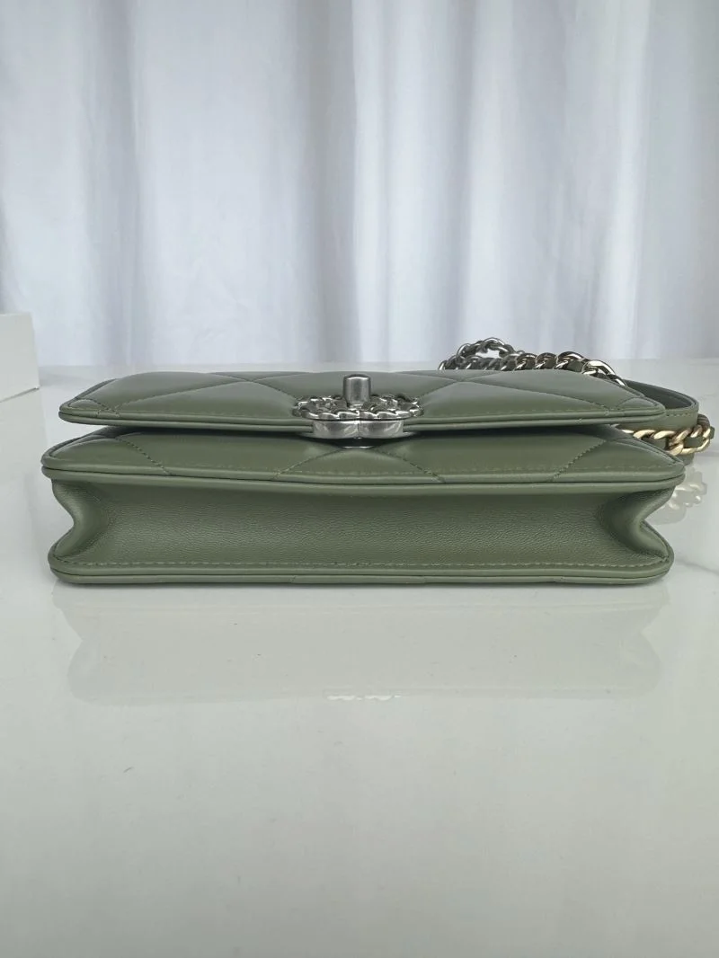 Chanel 19 Bags Stretchable 55566