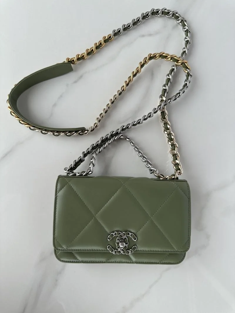 Chanel 19 Bags Stretchable 55566