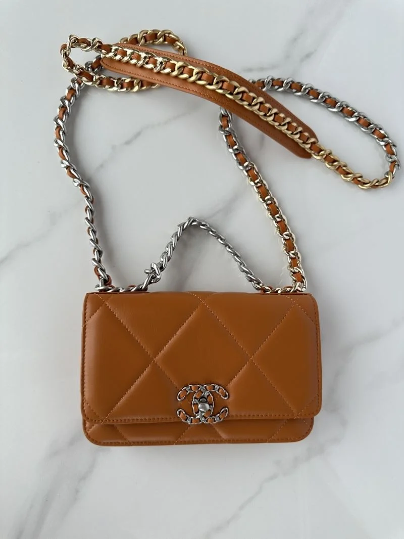 Chanel 19 Bags FreshLook 55564