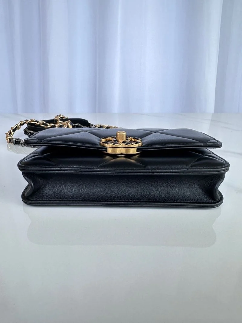 Chanel 19 Bags Soft 55560