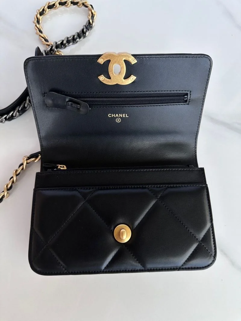 Chanel 19 Bags Soft 55560