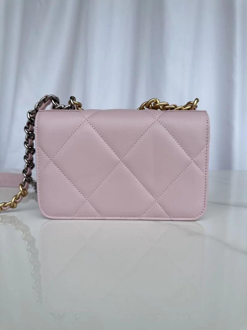 Chanel 19 Bags Functional 55563