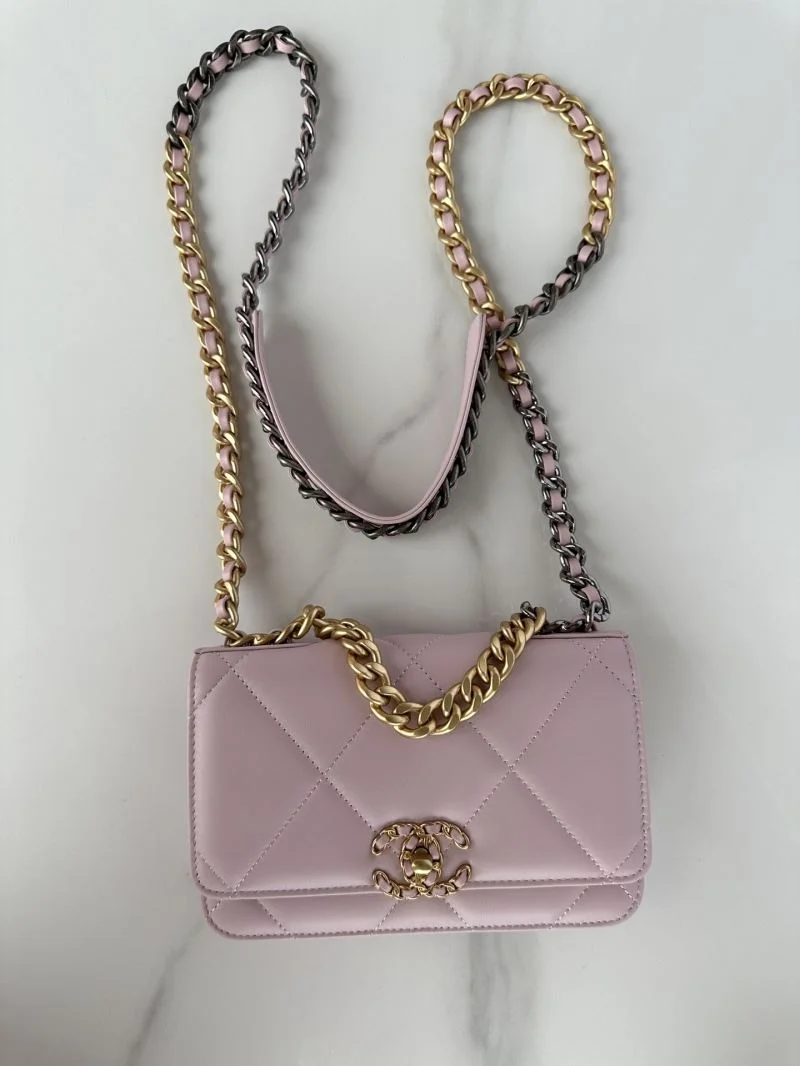 Chanel 19 Bags Functional 55563