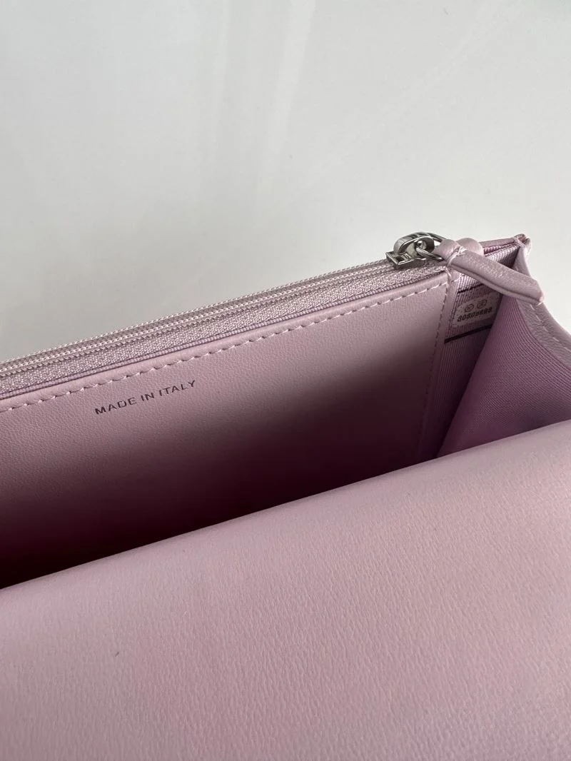 Chanel 19 Bags FashionForward 55567