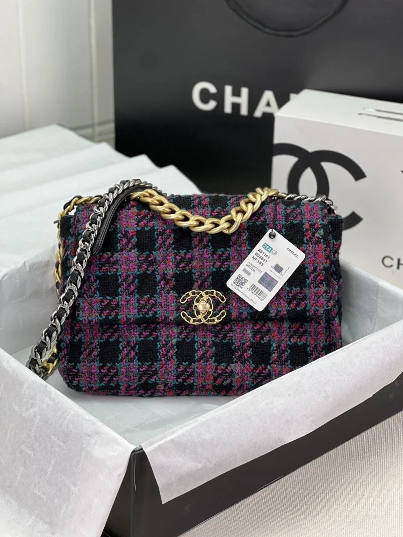 Chanel 19 Bags FreshLook 55545