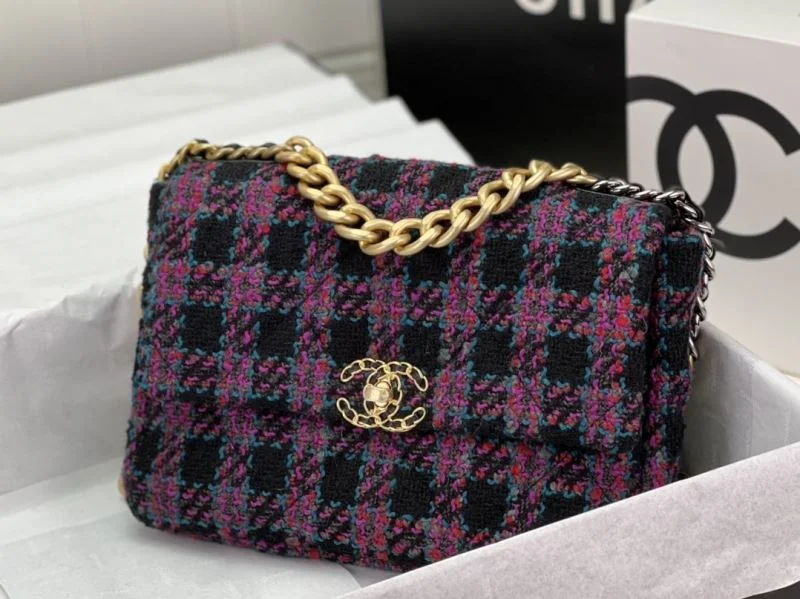 Chanel 19 Bags FreshLook 55545