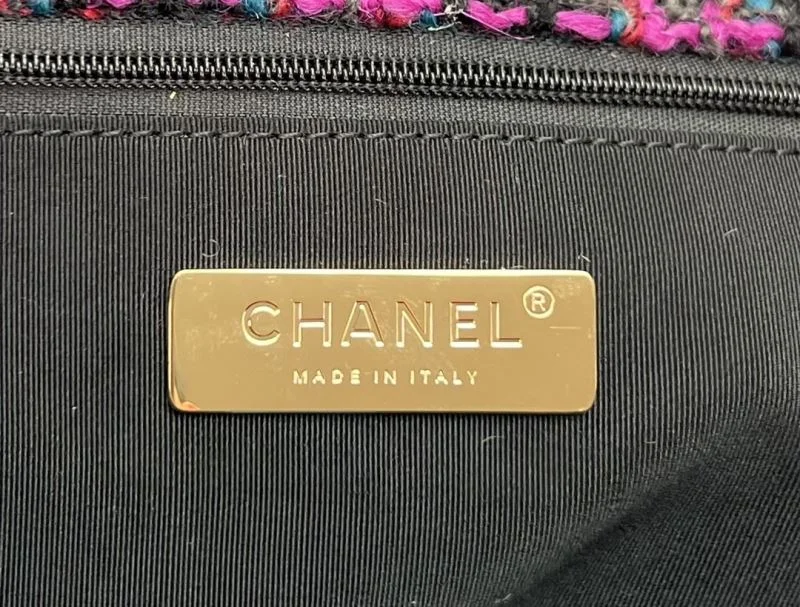 Chanel 19 Bags FreshLook 55545