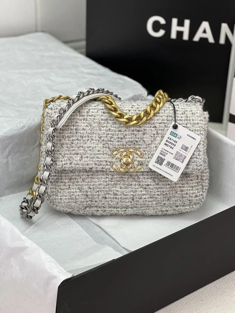 Chanel 19 Bags Contemporary 55555