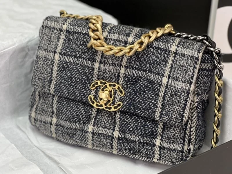 Chanel 19 Bags Elegant 55547