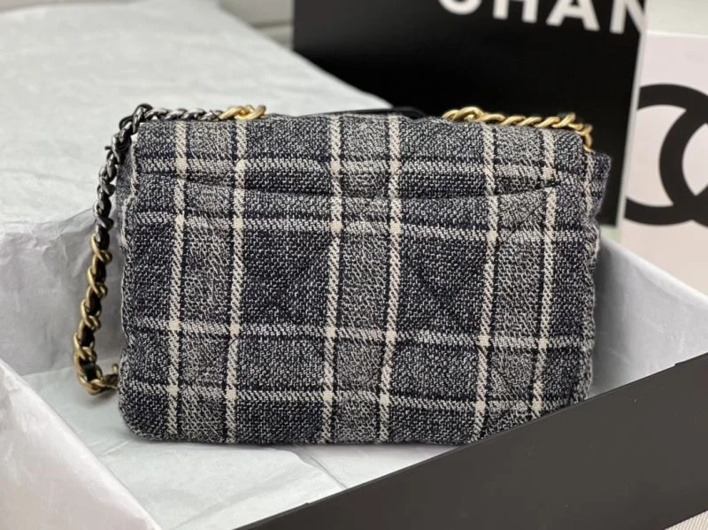 Flexible Chanel 19 Bags 55552