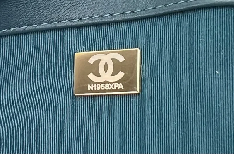 Minimalist Chanel 19 Bags 55618