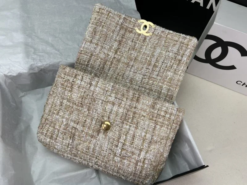 Chanel 19 Bags Effortless 55538